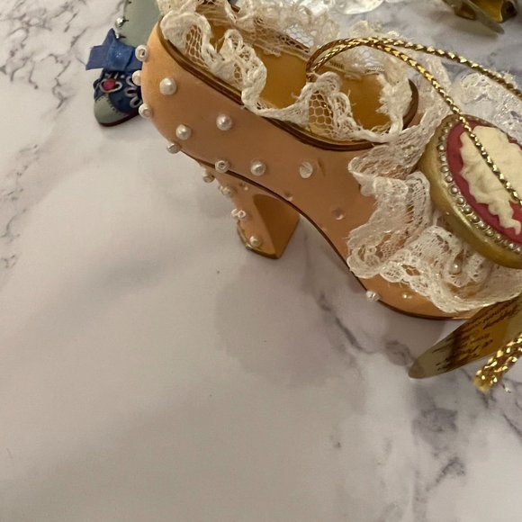 Heirloom Ornaments From Ashton-Drake High Button Beauty Three Miniature  Shoes - Picture 7 of 10